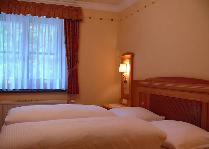 Gasthof-pension Zur Klause Casa de hóspedes 3*