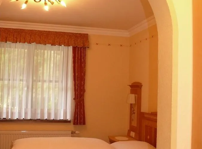 Gasthof-pension Zur Klause Ratten