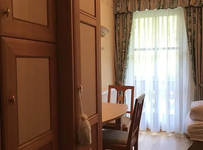 بيت ضيافة Gasthof-pension Zur Klause راتتن