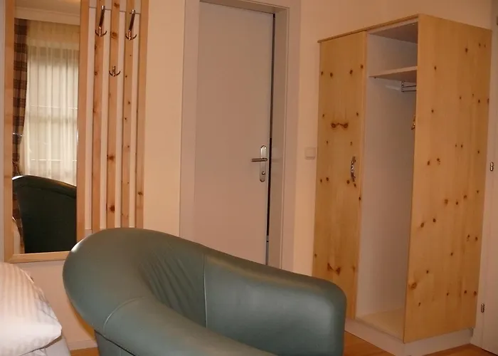 Gasthof-pension Zur Klause Casa de hóspedes